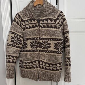 TAUK Cowichan style wool sweater. Made in Canada. 
Men’s S or Woman’s M!
